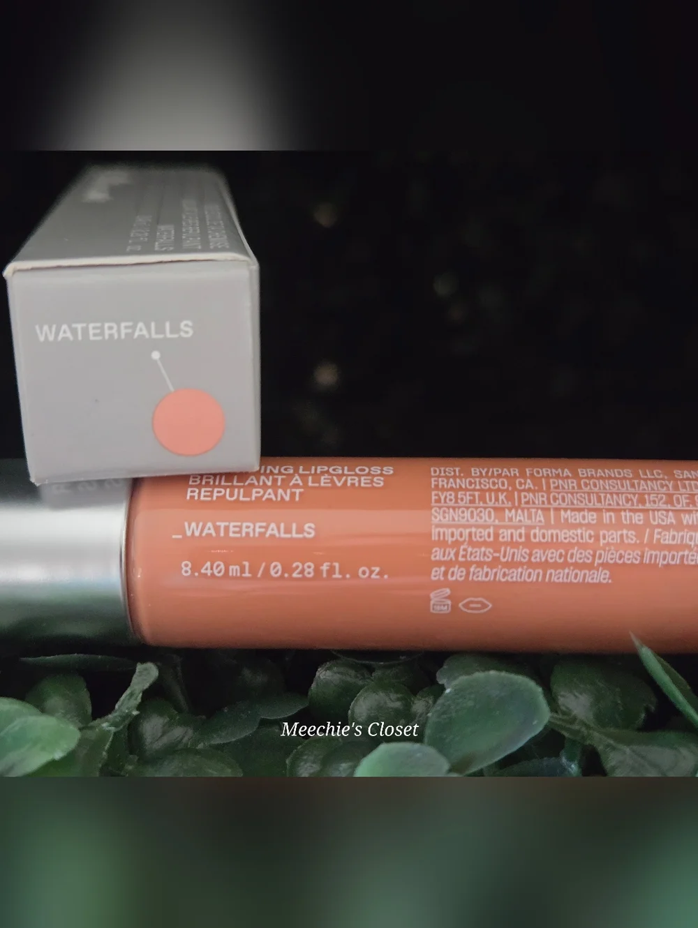 r.e.m. beauty On Your Collar Plumping Lip Gloss - Waterfalls - NIB​